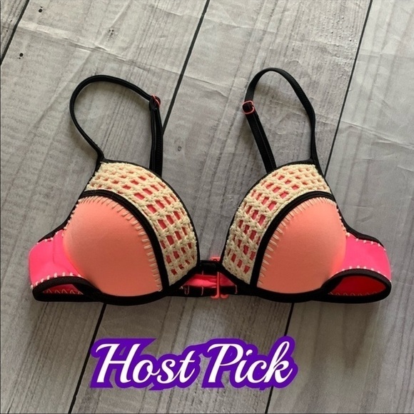 ✅2X Host Pick✅ Victoria’s Secret Swim Suit Top, 32B - Picture 1 of 8